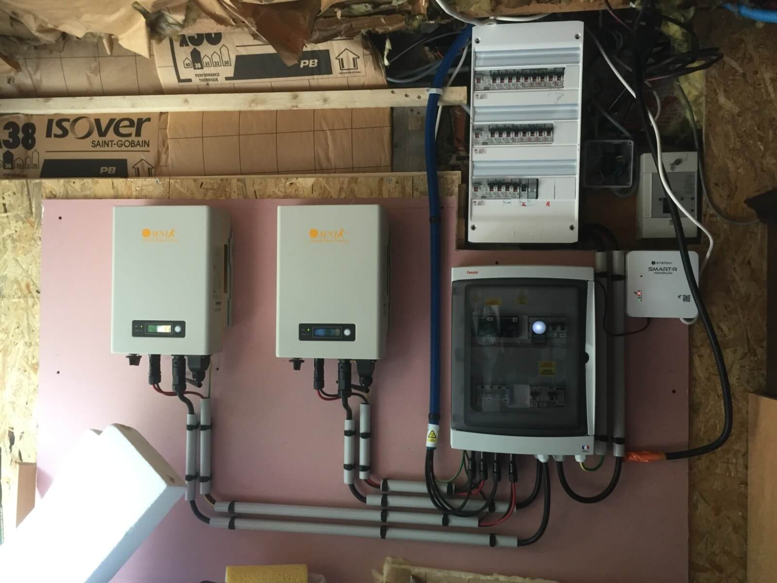 Pose de 2 onduleurs centraux pour installation photovoltaïque en Maine-et-Loire