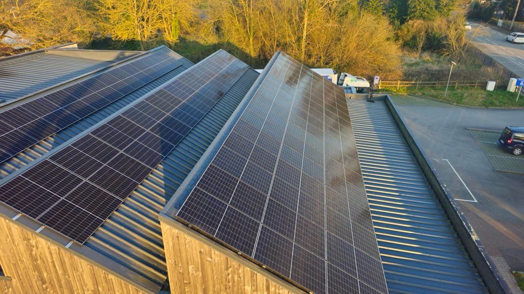 Panneaux photovoltaïques sur une toiture